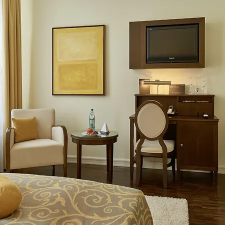 Hotel Elbresidenz An Der Therme