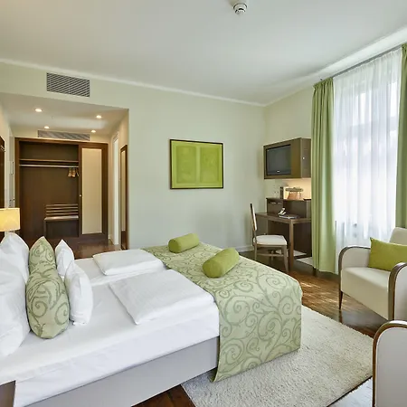 Hotel Elbresidenz An Der Therme 5*