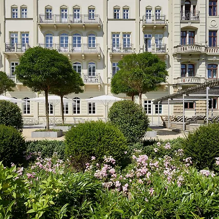 Elbresidenz An Der Therme バート・シャンダウ
