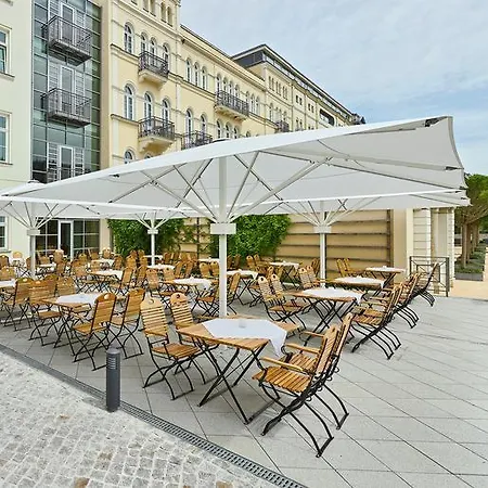 ホテル Elbresidenz An Der Therme